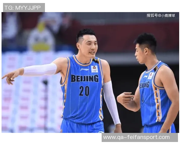 翟晓川与赵睿方硕共赏王楚钦比赛现场气氛热烈嗓音嘶哑尽显激情