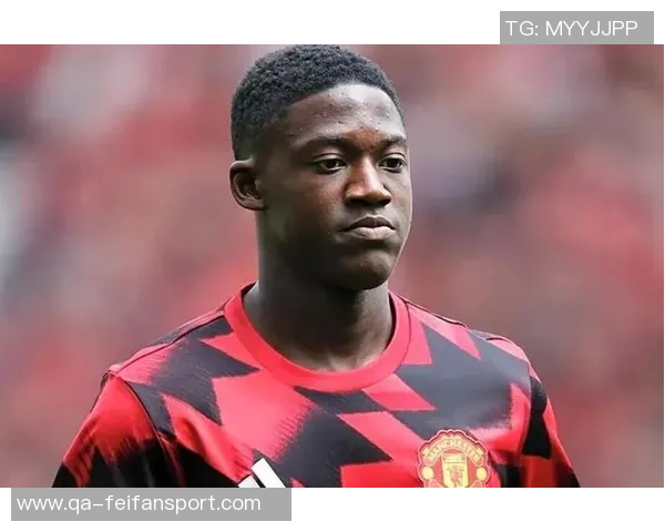 拜仁对曼联中场梅努表现出浓厚兴趣引发关注